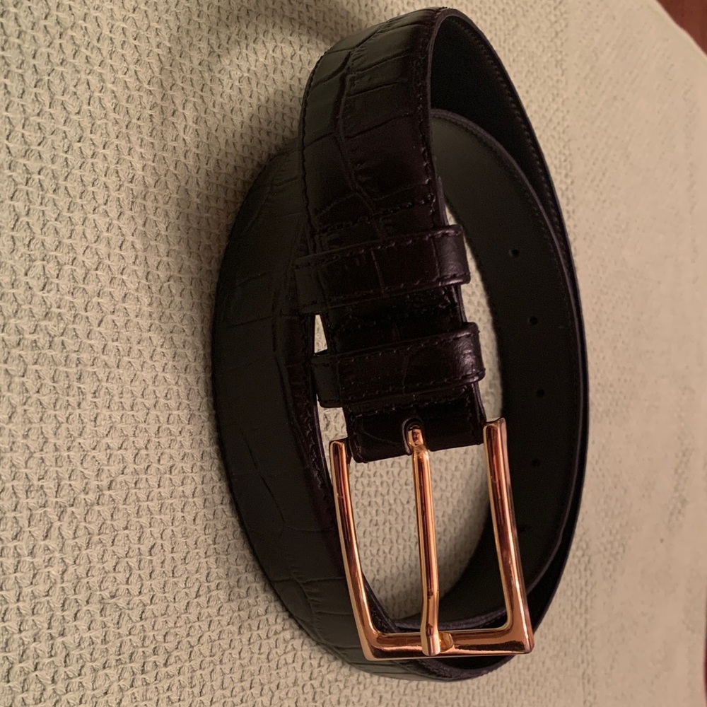 Lemie Classic Black 1” stamped Leather Belt, Gold buckle. Leather 36” l  M XC